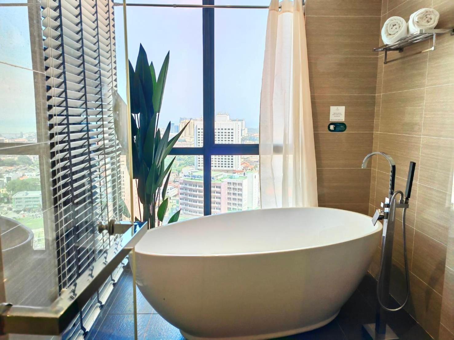 The Honeymoon Haven - 99 Residences Malacca Esterno foto